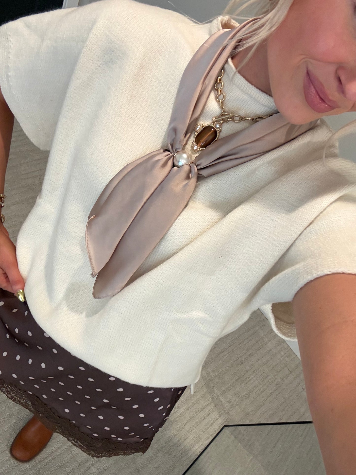 Sadie Pearl Magnetic Scarf